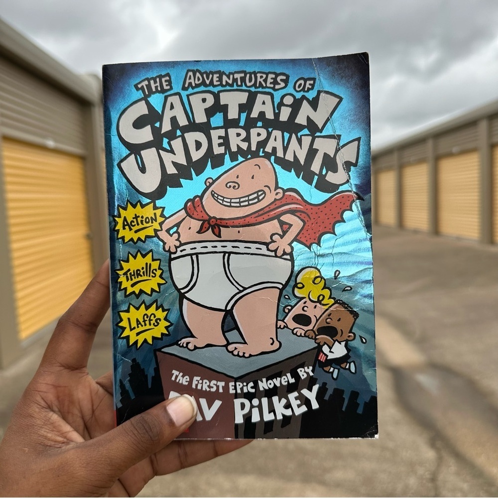 Captain Underpants books - Picture 7 of 10
